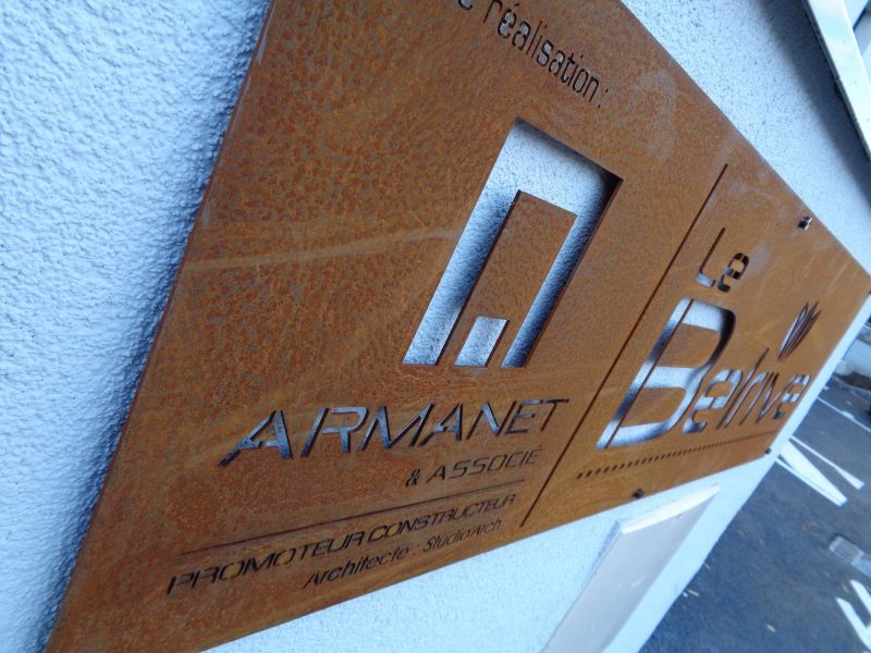 Armanet, Le Bel Rive / Signalétique extérieure