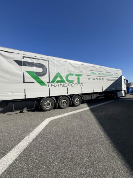 Transport Ract / Peinture sur bâche