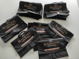 Maisons Alpes Savoie / Flocage sur porte document textile