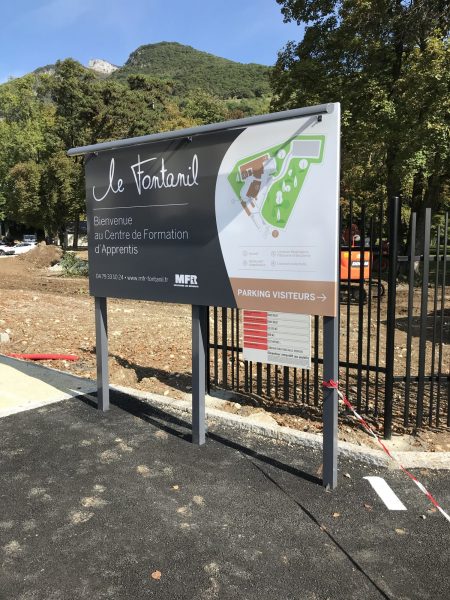 Effet Boomerang, Le Fontanil / Signalétique extérieure