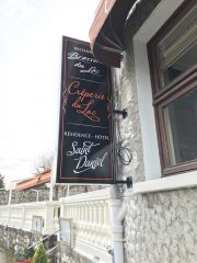 Brasserie du lac / caisson drapeau